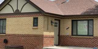 Must see Updated 2 bedroom, 1 bath home - Great Location! Gallery 1