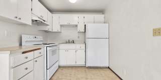 2 Bed, 1 Bath Duplex in Prime Olde Town Issaquah Location with a Yard Gallery 11