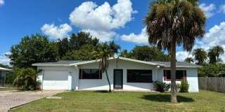 913 Entrada Drive N Gallery 1