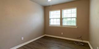 Beautiful Round Rock Townhome | Granite Counters, Stainless Appliances & Fenced Yard Gallery 11