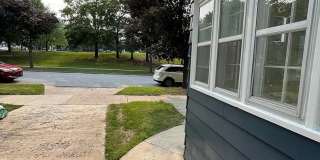 Lower 2 Bedroom Duplex Great Location! Gallery 22