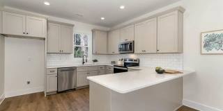 Room in 3 Bedroom Home at Maplewood Dr Room in 3 Bedroom Home at Maplewood Dr Gallery 5