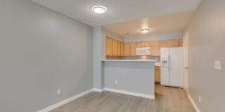 COZY 2 BEDROOMS-2 BATHROOM TOWNHOME*CLOSE TO AREA SHOPPING CENTERS-BUS LINES* Gallery 1