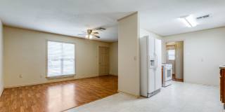 2-BEDROOM HOME IN WILSHIRE VILLAGE Gallery 12