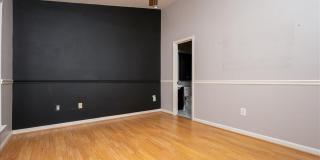 2209 COMMISSARY Circle Gallery 10