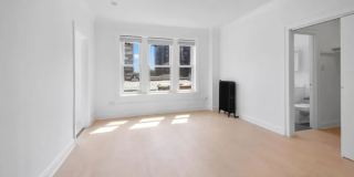 5038-5041 North Sheridan Rd. Gallery 2