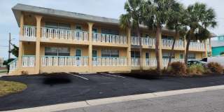 Updated One Bedroom Apartment Near Downtown Gulfport Gallery 1