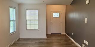 Ten Acre Terrace 3 bedroom 2 bath home w/2 car garage Gallery 4