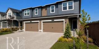 Bremerton Townhome with Mountain Views, 2-Car Garage & Light-Filled Living Gallery 1