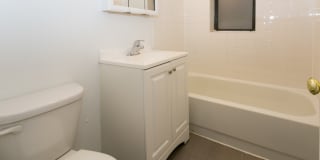 5335-5345 S. Kimbark Ave. Gallery 38