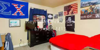 Beautiful Home Near the University! Gallery 19