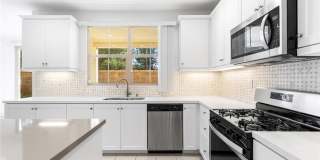 117 Henson Gallery 15
