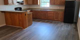 2 bed 1 bath Duplex Blackstone-Convenient to Fort Pickett Gallery 1