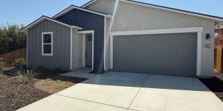 **Beautiful 4 Bedroom, 3 Bathroom Home for Rent!** Gallery 1