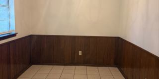 Adorable 3 bedroom, 2 bath home in Aledo Gallery 11