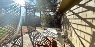 Beautifully updated 3 bedroom 2 bath home in Greeley! Gallery 29