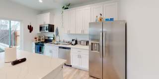 Private turfed yard! Gallery 1