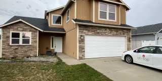 Airway Heights 3 Bed 2.5 bath plus LARGE rec. room. Gallery 1