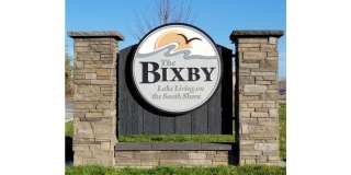 LAKE VIEW- 3 Bedroom Condo Gallery 1