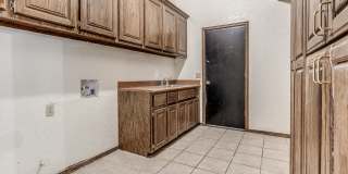 Spacious Home + East Edmond + 4 bedrooms Gallery 41