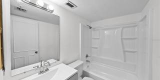 201 W LAUREL STREET Gallery 19