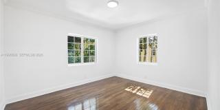 1545 Meridian Ave Gallery 11