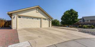 FULLY FURNISHED Sparks home with all utilities included and flexible lease options Gallery 5