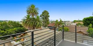 5 Bedroom / 4 bathroom Fully Detached Townhouse in Echo Park with Private Garage Gallery 19
