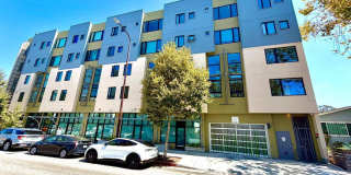 $4,500 / 3br - 1040ft2 - 3 Bedroom, 2 Bath Condo with Garage Parking, GG Views Gallery 1