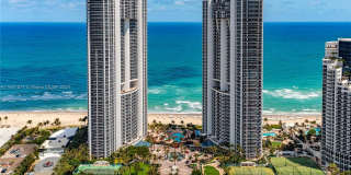 18101 Collins Ave Gallery 23