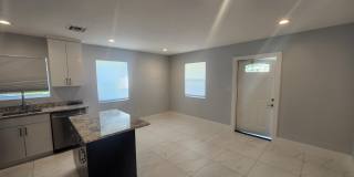 511 N 60th Way Gallery 7