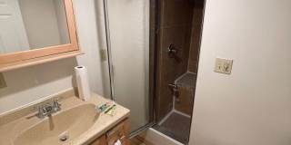 AVAILABLE NOW- 3 bbed 2 bath home! Gallery 17