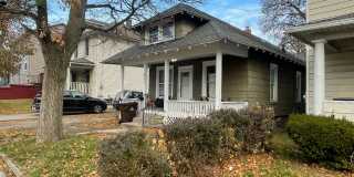 811 Baker Street Gallery 1