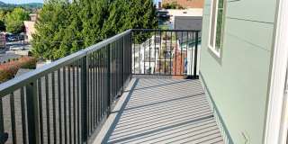 1111 N Forest St Gallery 64