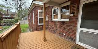 1106 E 51st Street Gallery 26