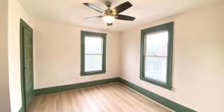 3 Bed/1 Bath Home in Beechview with Bonus Room-Convenient to Downtown! Available October! Gallery 14