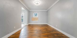 Beautifully Renovated Home in a Prime Location , Plus an Exciting Special Offer! Beautifully Renovated Home in a Prime Location , Plus an Exciting Special Offer! Gallery 12