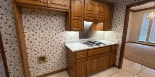 4 Bed, 2.5 Bath Brick home with 2 car garage Gallery 22