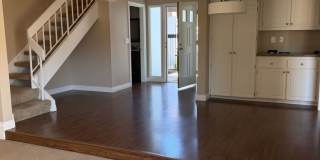 Highly Desirable Park Point Loma Townhome! Gallery 7