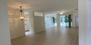 JUST LEASED- Annual unfurnished 3/2  house in Sarasota Gallery 11