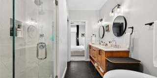 215 N Sarah Street Gallery 22