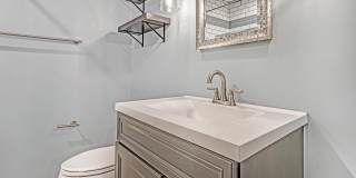 3-BEDROOM IN ALAMO HEIGHTS W/ POOL Gallery 34