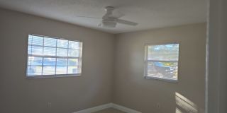 Beautuful 2 bedroom, 2 bath, 2 car garage rental home in Weeki Wachee! Gallery 18