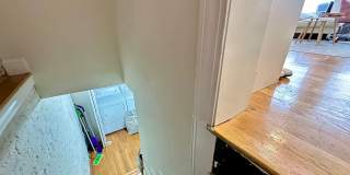 NIce 4 bed in Mission Hill Gallery 19