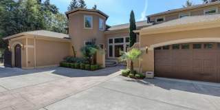 Stunning Mediterranean Oasis Minutes from Downtown Bellevue w/Lake Views! Gallery 4