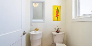 111 N Belmont Gallery 21