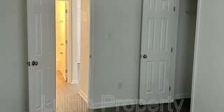 1711 Pendleton St Gallery 5