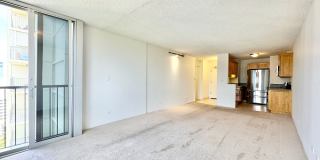 CENTURY WEST 2 BED 2 BATH UNIT WITH 2 PARKING STALLS IN SALT LAKE! Gallery 1