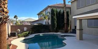 Elegant 4-Bedroom Oasis Near Downtown Summerlin Gallery 27