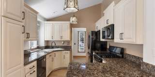 38501 Oaktree Gallery 6